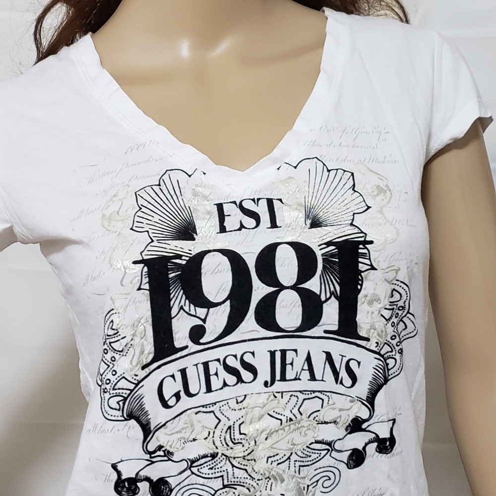 GUESS V-Neck Tee - Picture 4 of 5